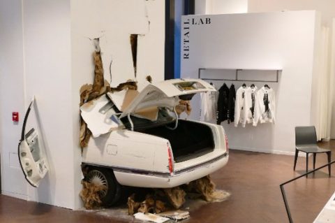 asseuseDeSens-RetailRevolution_crash